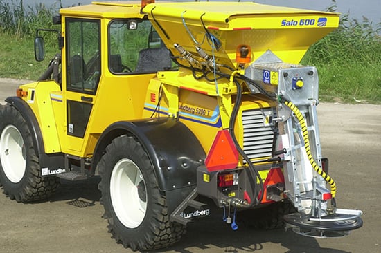 700x466_Lundberg_snow_ploughing_sand_spreading