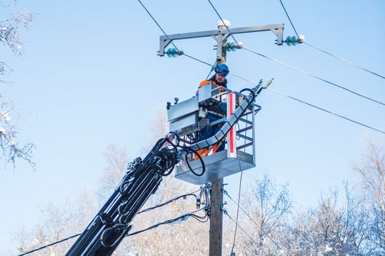 Lannen_Rail_Systems_road_rail_machine_Electrified_railways